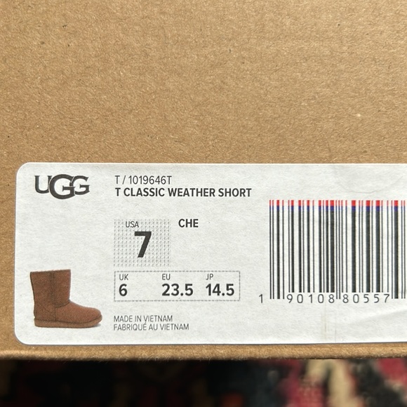 UGG toddler classic weather short 7T - Picture 8 of 8